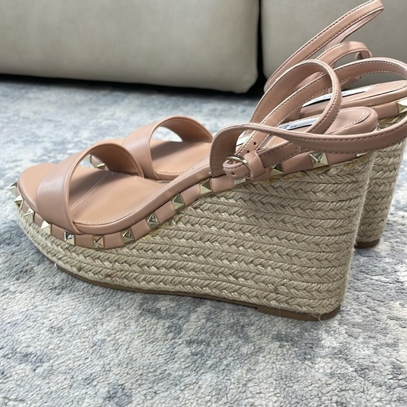 Steven New York Shells Platform Wedge Pyramid Stud Rockstud Sandals Nude Sz 11 - Picture 6 of 16